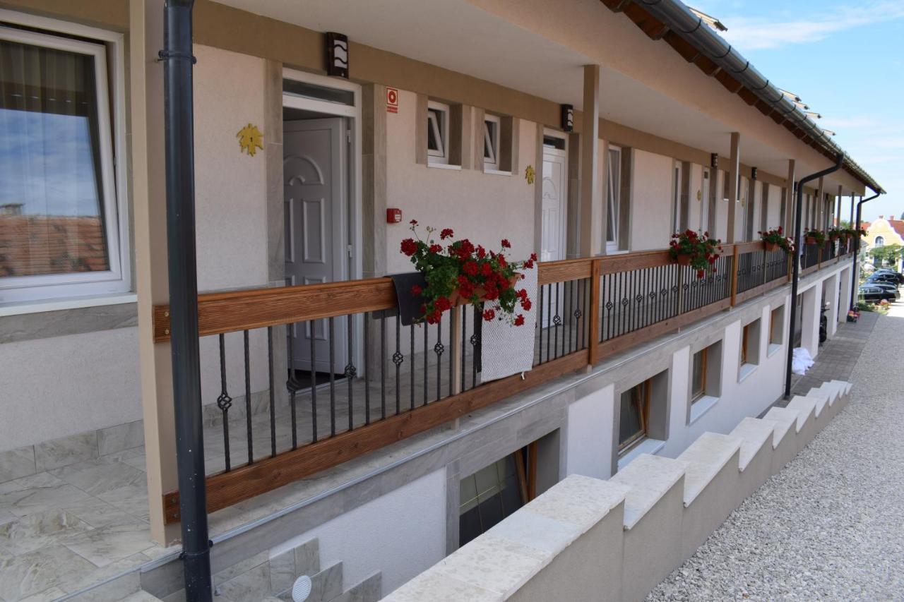 Platan Apartmanhaz Balatongyörök Екстериор снимка