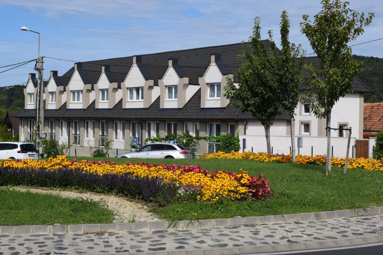 Platan Apartmanhaz Balatongyörök Екстериор снимка