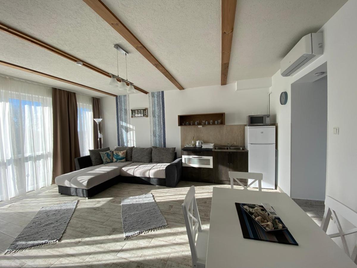 Platan Apartmanhaz Balatongyörök Екстериор снимка