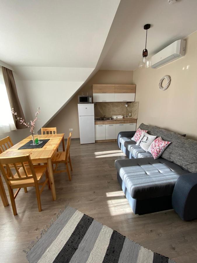 Platan Apartmanhaz Balatongyörök Екстериор снимка