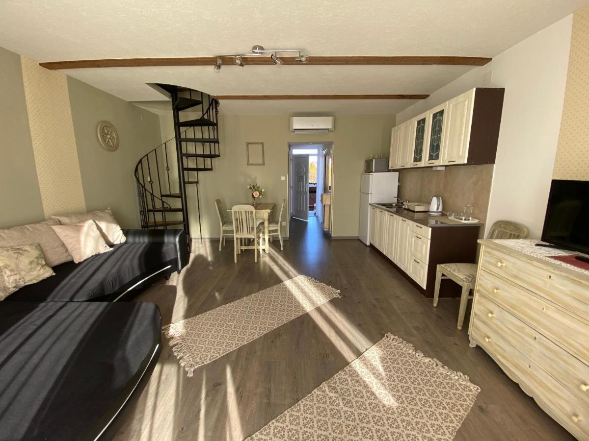 Platan Apartmanhaz Balatongyörök Екстериор снимка